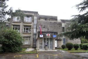 U-crikvenicki-Dom-zdravlja-prvo-stize-lift-a-za-njim-i-nova-fasada-717x478